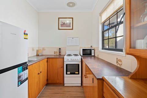 Fridge, coffee/tea maker, electric kettle