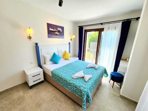 Standard Room, Balcony, Garden View | Free WiFi