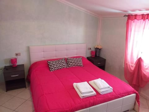 Basic Room | Soundproofing, free WiFi