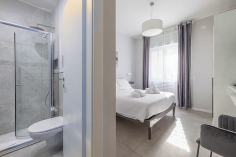 1 bedroom, desk, laptop workspace, free WiFi