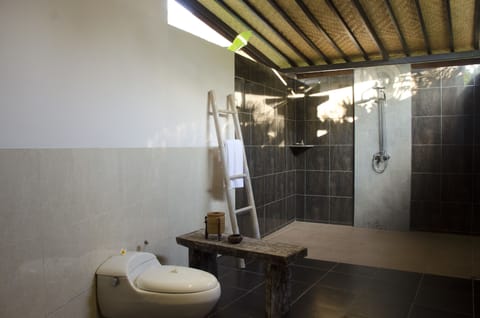 Villa, 1 Bedroom | Bathroom | Shower, free toiletries, hair dryer, towels