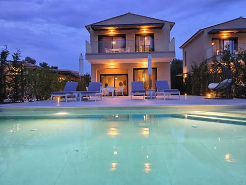 Private pool