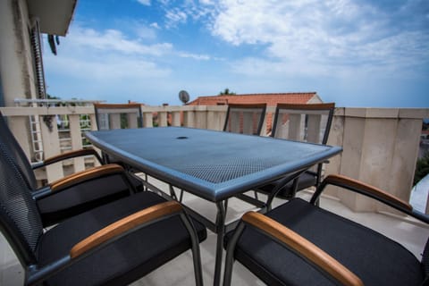 Single Room (Single Room with Shared Terrace) | Terrace/patio