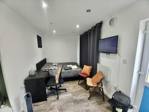 Studio | Free WiFi, bed sheets