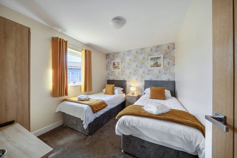 2 bedrooms, WiFi (free), bed sheets