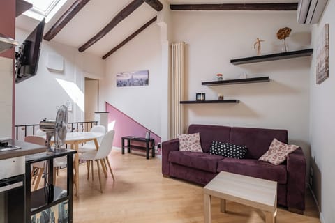 Apartment | Living area | 32-inch flat-screen TV with digital channels
