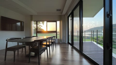 Deluxe Villa, River View | 1 bedroom, WiFi (free), bed sheets