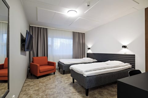 Standard Twin Room, Partial Lake View | Free WiFi