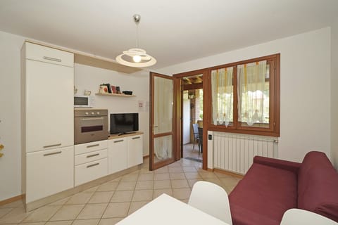 Apartment | Private kitchen | Coffee/tea maker, electric kettle, toaster, highchair