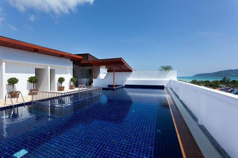 Outdoor pool, open 8:00 AM to 6:00 PM, sun loungers
