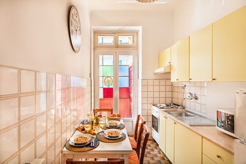 Apartment, Balcony | Private kitchen | Full-size fridge, microwave, oven, stovetop