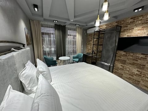 Standard Double Room, City View | WiFi (free)