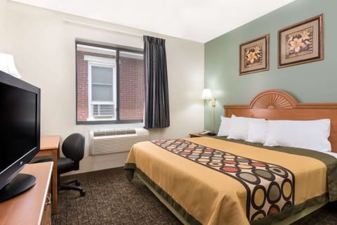 Desk, cribs/infant beds, rollaway beds, free WiFi