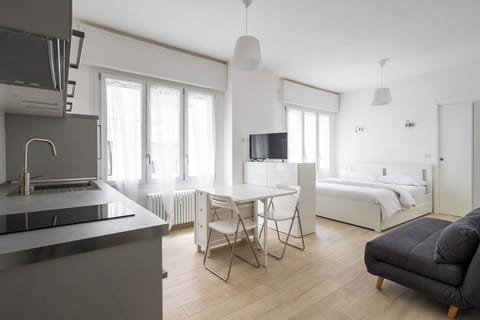 Apartment | Private kitchen | Electric kettle, freezer, dining tables