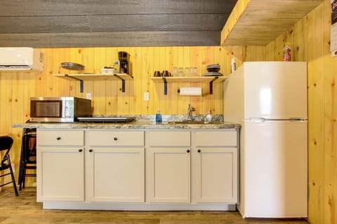 House (1 Bedroom) | Interior