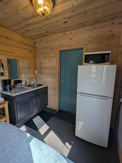 Cabin (Number 4) | Blackout drapes, bed sheets