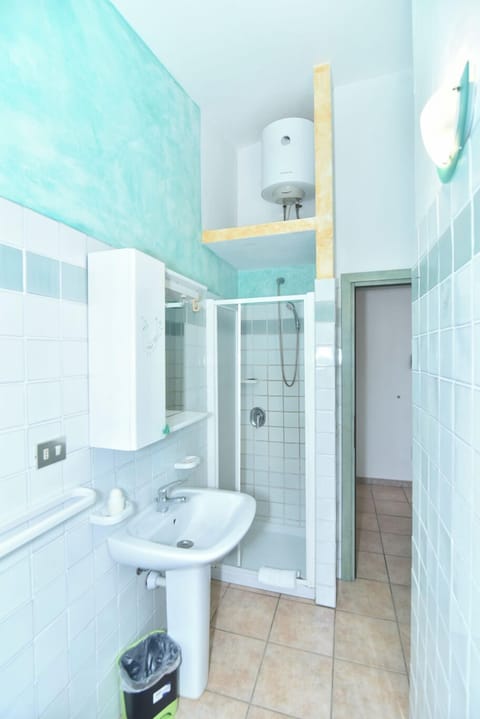 Apartment, Balcony, Sea View | Bathroom | Shower, hair dryer, bidet