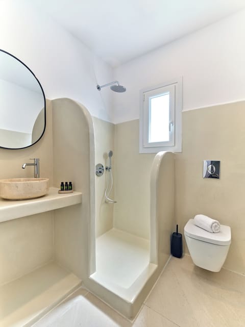 Shower, towels, soap, shampoo