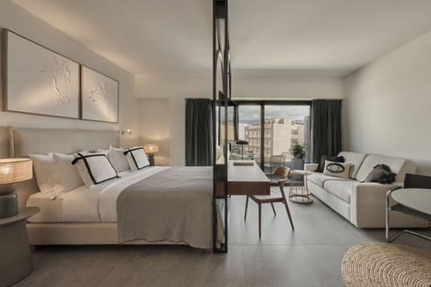 Superior Double Room with Balcony | Hypo-allergenic bedding, minibar, in-room safe, desk