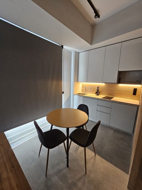 Standard Apartment | Private kitchen | Mini-fridge, microwave, stovetop