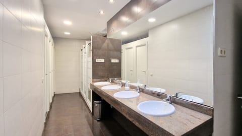 Desk, laptop workspace, free WiFi