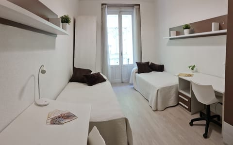 Classic Double Room | Desk, laptop workspace, free WiFi