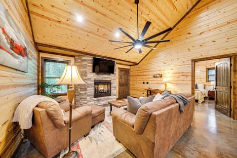 House (2 Bedrooms) | Interior