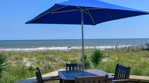 House, 5 Bedrooms | Outdoor dining