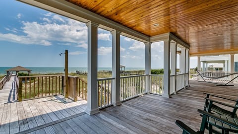 House, 6 Bedrooms | Property grounds