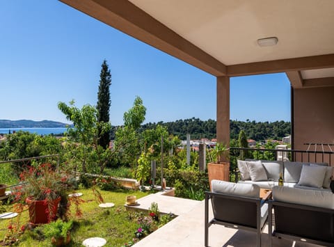 Apartment (Apartment Bella Vista - Two Bedroom A) | Terrace/patio
