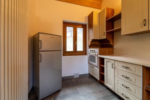 House | Private kitchen | Fridge, oven, stovetop, toaster