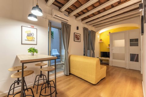Apartment | Living area | 32-inch flat-screen TV with digital channels