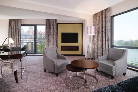 Grand Suite, 1 Bedroom | Premium bedding, minibar, in-room safe, desk