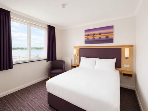 Panoramic Double Room | Desk, WiFi (free), bed sheets