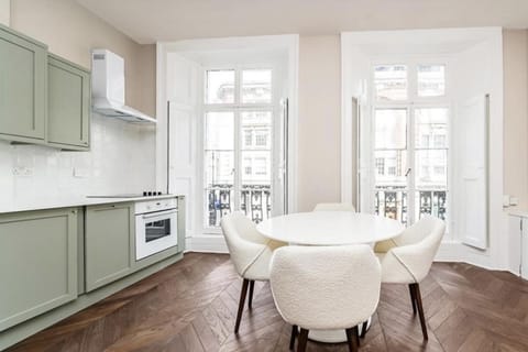 Apartment | Dining