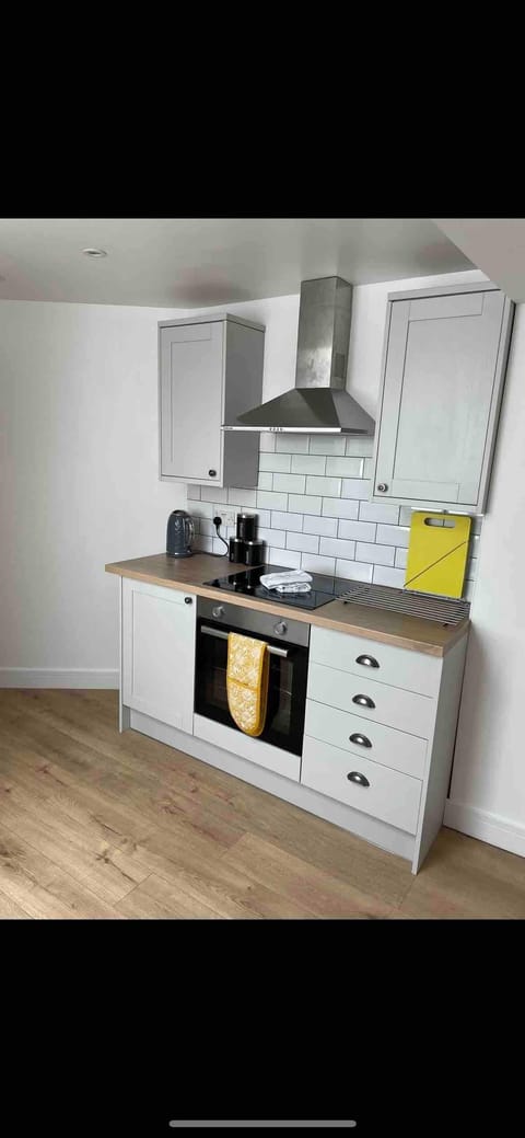 House, Private Bathroom, Bay View | Shared kitchen