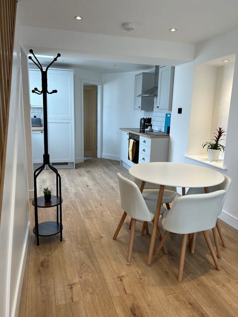 House, Private Bathroom, Bay View | Restaurant