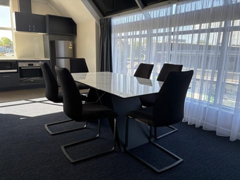 Executive Studio Suite, 1 King Bed | Living area | 43-inch Smart TV with digital channels