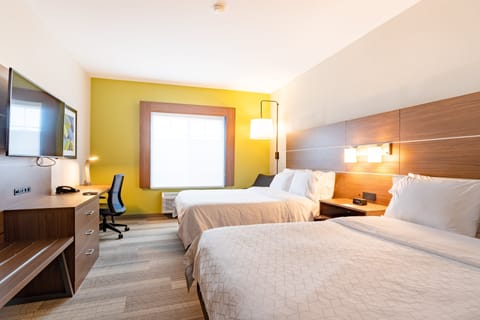 Standard Room | In-room safe, desk, iron/ironing board, free cribs/infant beds