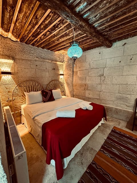Soundproofing, free WiFi, bed sheets