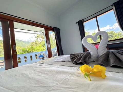 Apartment, 2 Bedrooms, Kitchen, Mountain View | Premium bedding, individually decorated, individually furnished, desk