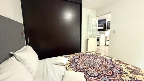 4 bedrooms, iron/ironing board, free WiFi
