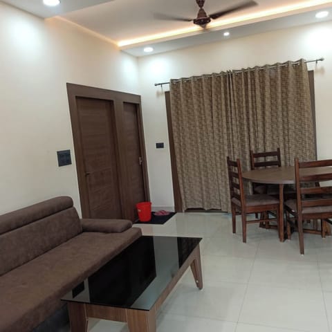 Deluxe Apartment, Balcony, City View | 20 bedrooms, desk, laptop workspace, iron/ironing board