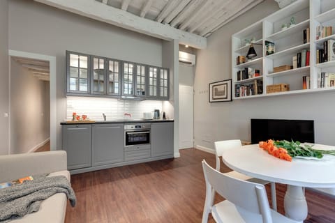 Apartment | Dining room