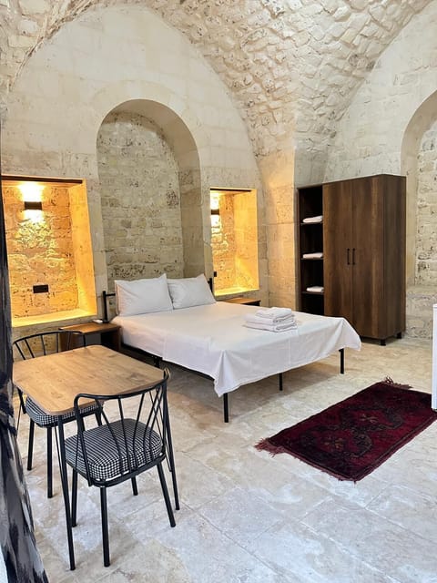 104 SEFER TEPE | Minibar, individually decorated, individually furnished, desk