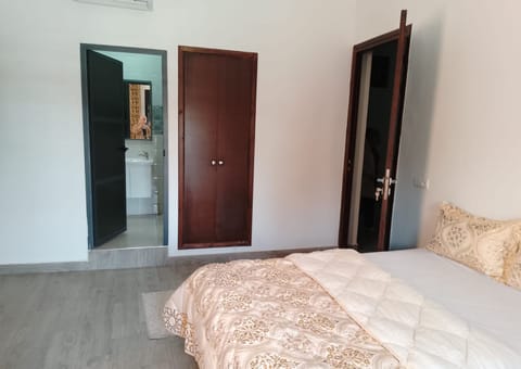Comfort Double Room | Soundproofing, iron/ironing board, free WiFi