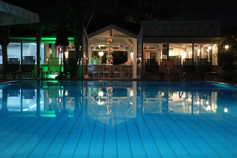 Seasonal outdoor pool, pool umbrellas, sun loungers
