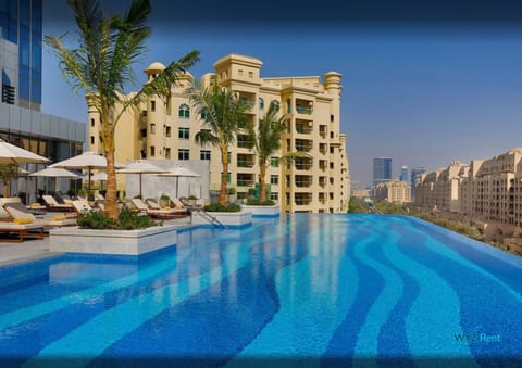 2 outdoor pools