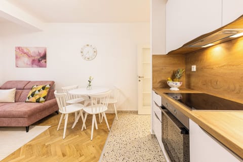 Apartment | Private kitchen | Fridge, oven, stovetop, dishwasher