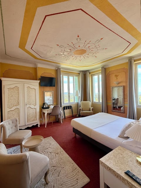 Large, One Double Bed, Panoramic View | 1 bedroom, pillowtop beds, in-room safe, desk